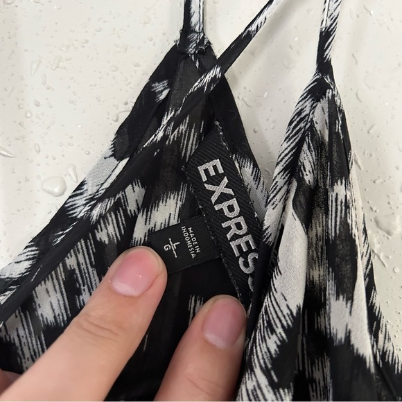 🦋 Express Black White Tank Top Spaghetti Strap Halter Flowy Blouse - Picture 4 of 8